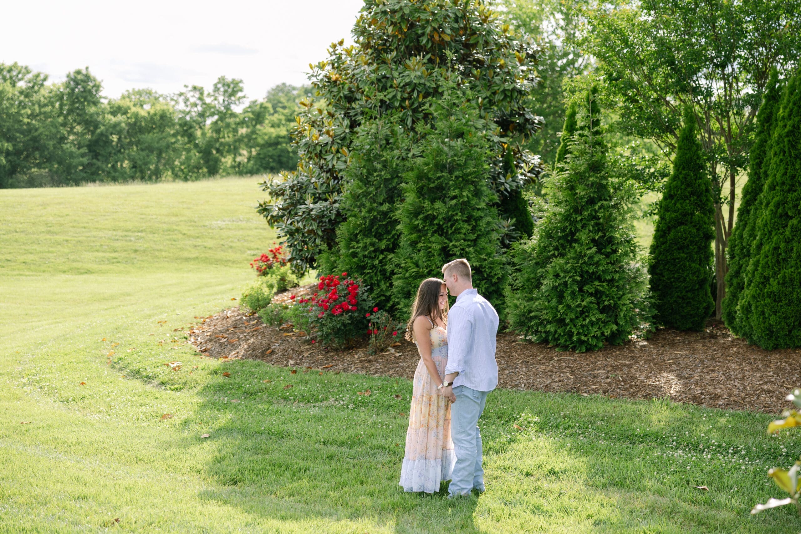 Discover the top perks of taking your engagement photos at your wedding venue — from cohesive galleries to venue familiarity. A must-read for Nashville couples and beyond.