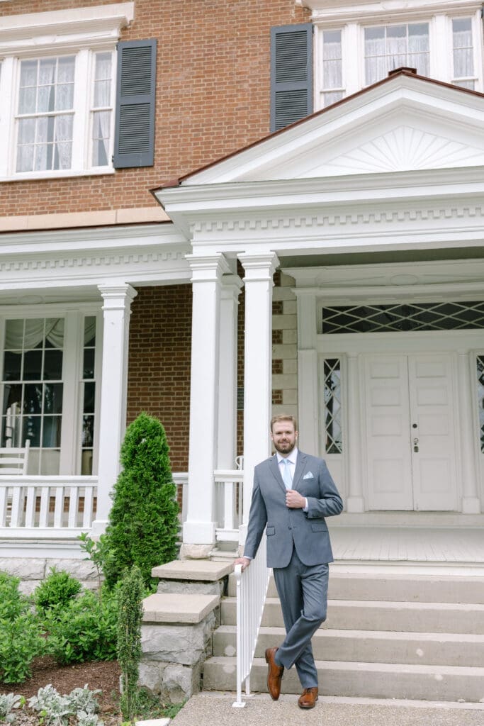 groom portraits at Ravenswood Mansion in Franklin, TN