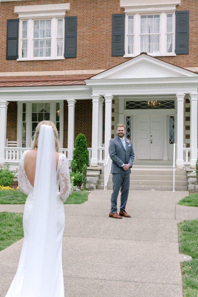 a romantic spring wedding at Ravenswood Mansion in Franklin, TN