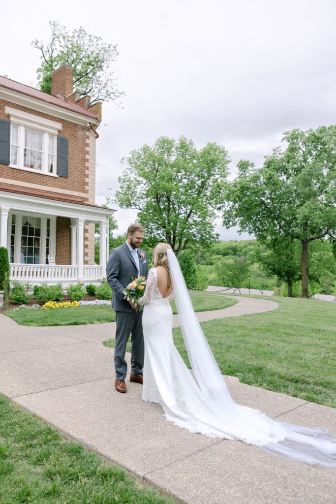 a romantic spring wedding at Ravenswood Mansion in Franklin, TN