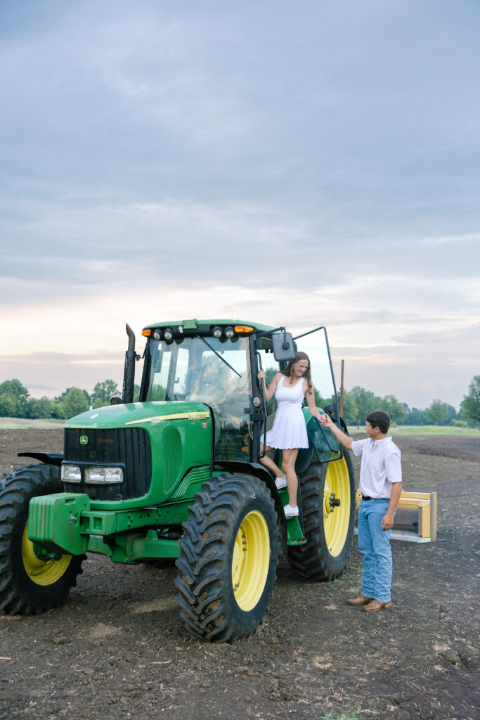 golf course engagement photos in Nashville,tn